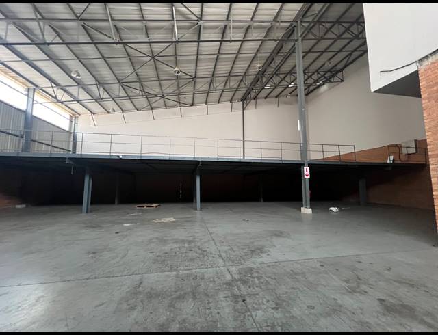 677M² WAREHOUSE TO LET IN COSMO BUSINESS PARK